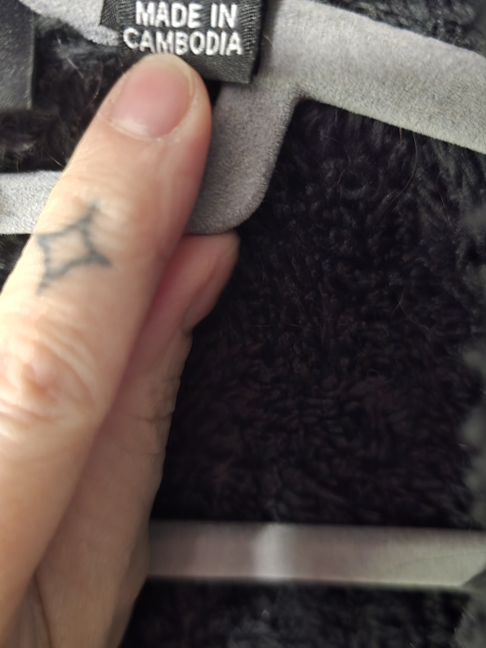 Harley-Davidson Black Plush Logo Robe - Picture 5 of 5
